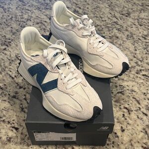 New Balance 327 Womens